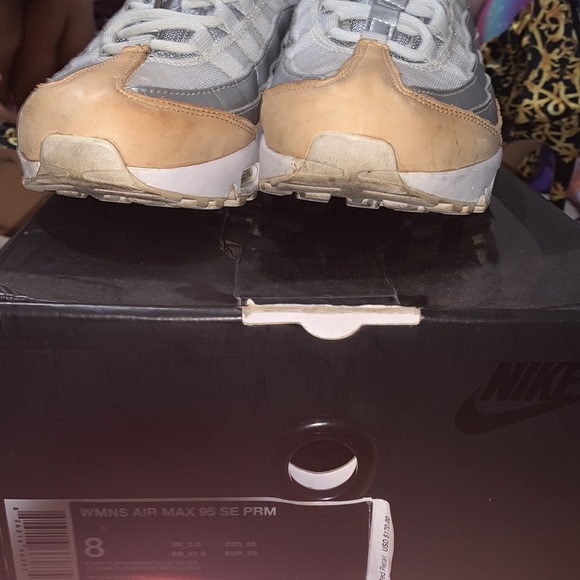 Nike airmax 95 they are still good condition a lil clean on the sole is needed - Picture 3 of 4
